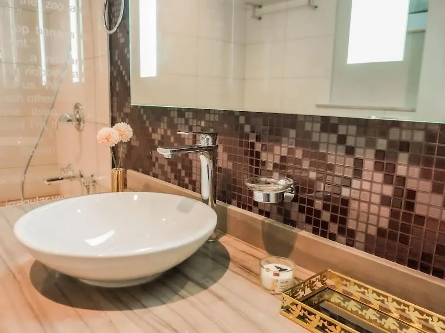 High Floor 2 Bedroom Apartment In Paramount Business Bay Dubai 0*,  United Arab Emirates
